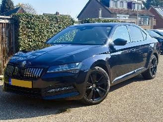 Damaged car Skoda Superb PLUG IN HYBRID SPORTLINE 231PK AUTOMAAT VOLL OPTION 2020/7