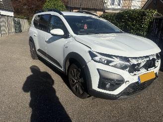 Coche accidentado Dacia Jogger 1.0 TCe 100 ECO-G Expression 7 persoons 2025/4
