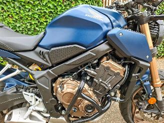 Honda CB 650 R Neo Sp Café picture 3