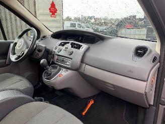 Renault Scenic 1.6 16V MPV  Benzine 1.598cc 82kW (111pk) FWD 2005-10/2008-11 picture 17