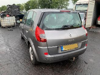 Renault Scenic 1.6 16V MPV  Benzine 1.598cc 82kW (111pk) FWD 2005-10/2008-11 picture 12