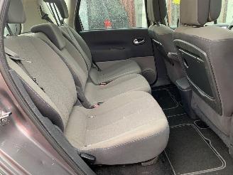 Renault Scenic 1.6 16V MPV  Benzine 1.598cc 82kW (111pk) FWD 2005-10/2008-11 picture 22