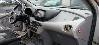 Nissan Almera-tino  picture 28