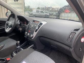 Kia Cee d  picture 20