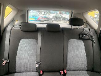 Kia Cee d  picture 24