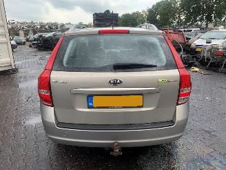 Kia Cee d  picture 12