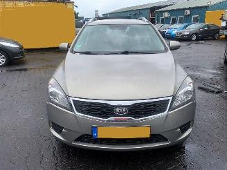  Kia Cee d  2011/6