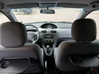 Hyundai Matrix  picture 9