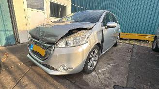 krockskadad bil auto Peugeot 208 1.6 2013/2