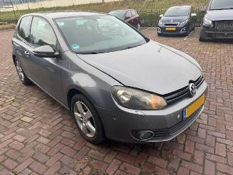 krockskadad bil auto Volkswagen Golf 1.4 Trendline 2010/1