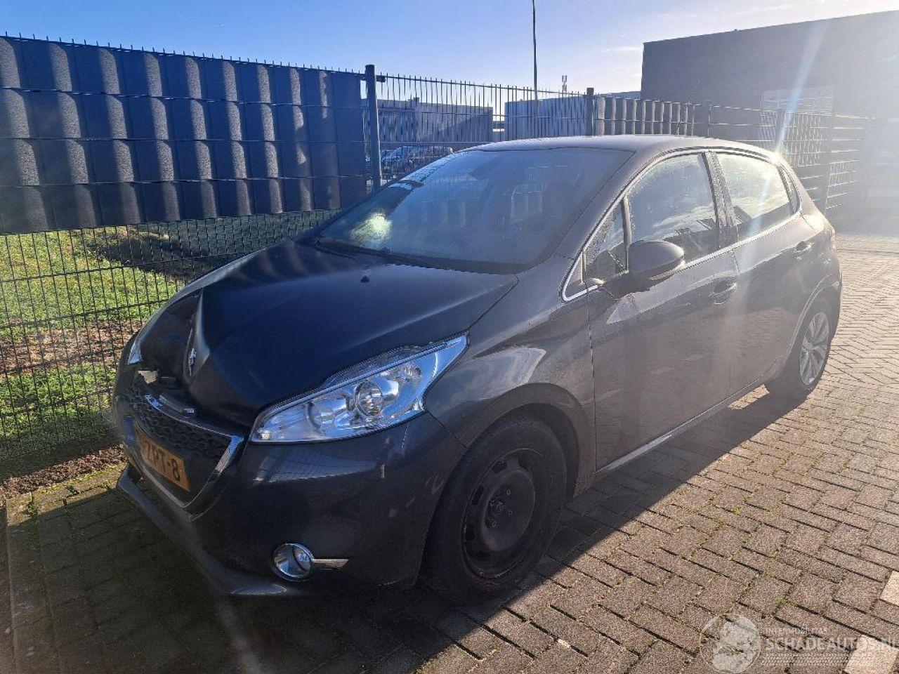 Peugeot 208 1.2 VTi Blue L. Exec