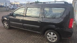 Dacia Logan 1.6 16V Flexifuel Combi/o   1.598cc 77kW picture 31