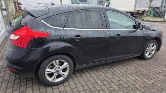 Ford Focus 1.6 Ti-VCT 16V 105 Hatchback  Benzine 1.596cc 77kW (105pk) FWD 2010-07/2018-05  IQDB picture 6