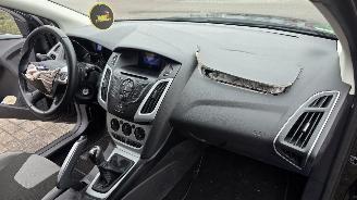 Ford Focus 1.6 Ti-VCT 16V 105 Hatchback  Benzine 1.596cc 77kW (105pk) FWD 2010-07/2018-05  IQDB picture 14