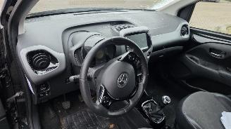 Toyota Aygo 1.0 12V VVT-i Hatchback  Benzine 998cc 53kW (72pk) FWD 2018-03 (KGB40) 1KRFE picture 13