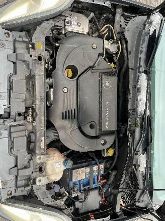 Fiat Punto Evo 1.3 JTD Multijet 85 16V Euro 5 Hatchback  Diesel 1.248cc 63kW (86pk) picture 23