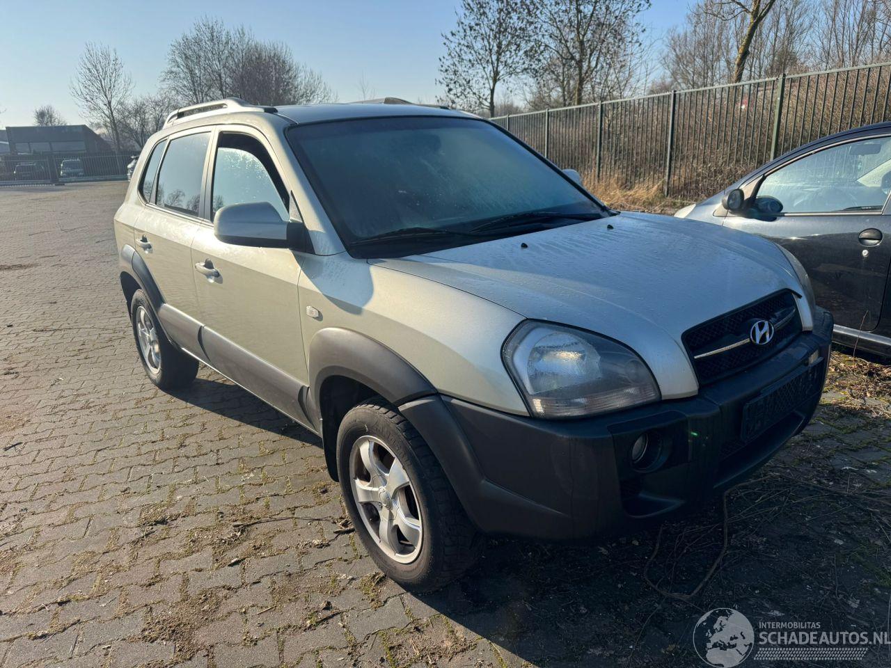 Hyundai Tucson 2.0 16V CVVT 4x2 SUV  Benzine 1.975cc 104kW (141pk) FWD 2004-08/2010-12 (JMAD) G4GC