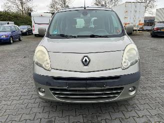 Damaged car Renault Kangoo 1.6 16V MPV  Benzine 1.598cc 78kW (106pk) FWD 2008-02 (KW0D; KW2D; KW4D) K4M830; K4MG8 2009/10