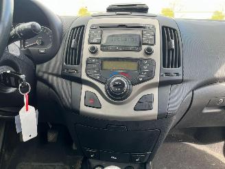 Hyundai I-30 KMHDC81DP9U023428 picture 27