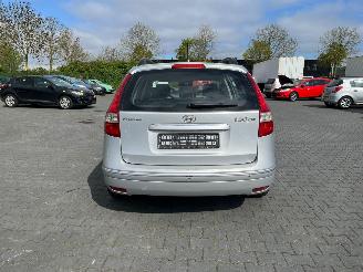 Hyundai I-30 KMHDC81DP9U023428 picture 11