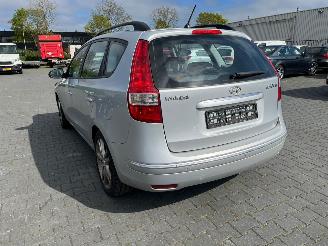 Hyundai I-30 KMHDC81DP9U023428 picture 14