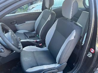 Renault Clio 1.2 16V 65 Hatchback  Benzine 1.149cc 48kW (65pk) picture 18