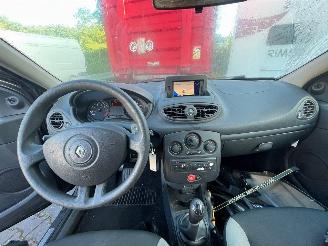 Renault Clio 1.2 16V 65 Hatchback  Benzine 1.149cc 48kW (65pk) picture 13