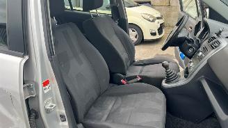 Opel Agila 1.2 16v picture 19