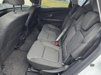Renault Scenic 1.3 TCE 140 16V MPV  Benzine 1 332cc 103kW (140pk) picture 18