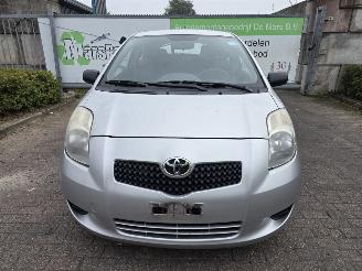 skadebil auto Toyota Yaris 1.0 12V VVT-i Hatchback  Benzine 998cc 51kW (69pk) 2008/8