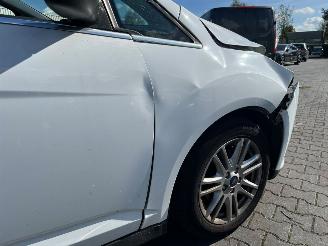 Ford C-Max 1.0 Ti-VCT EcoBoost 12V 100 MPV  Benzine 998cc 74kW (101pk) FWD 2012-10/2019-06  M2DA picture 17