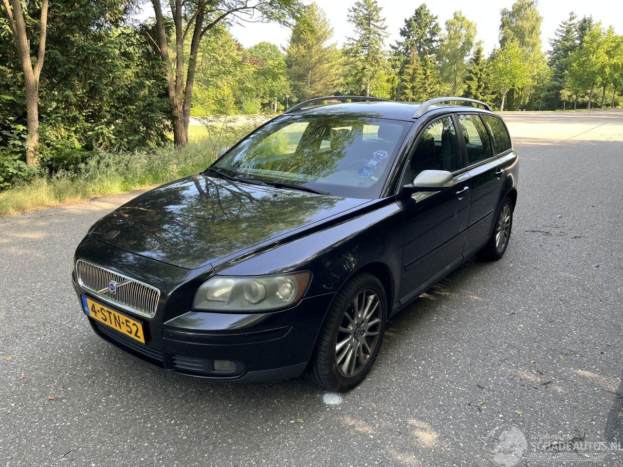 Volvo V-50 2.4i