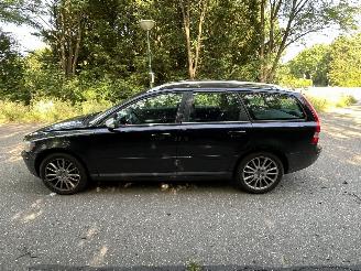 Volvo V-50 2.4i picture 2