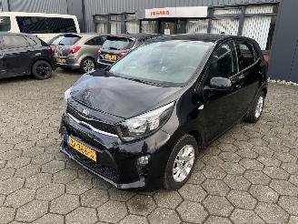 krockskadad bil auto Kia Picanto 1.0 MPi DynamicLine 2019/3
