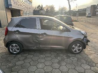 Kia Picanto 1.0 12V picture 8