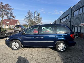 Chrysler Voyager 3.3i V6 SE Luxe picture 2