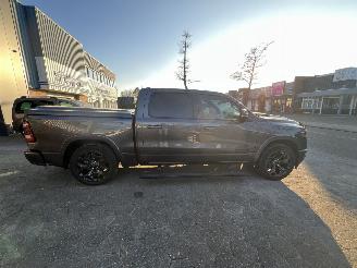 Dodge Ram 1500 Limited 5.7 V8 CC 4X4 picture 32