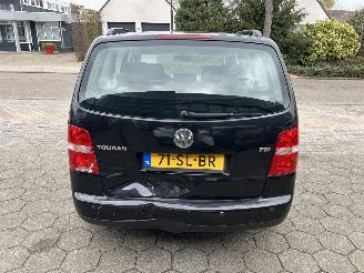 Volkswagen Touran 1.6 16V FSI Business picture 4