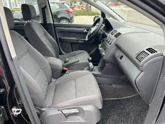 Volkswagen Touran 1.6 16V FSI Business picture 17