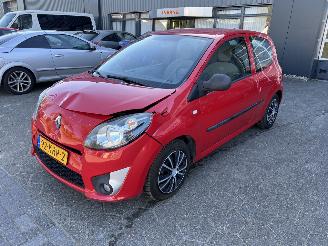 Auto incidentate Renault Twingo II 1.2-16V Authentique 2010/2