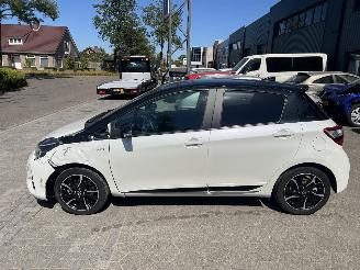 Toyota Yaris 1.5 Hybrid Y20 Gold Edition picture 2