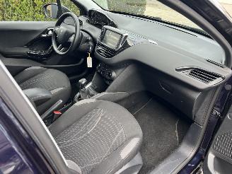 Peugeot 208 1.0 VTI BLUE LEASE picture 29