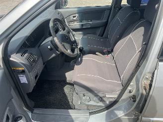Kia Carens 1.8-16V EX picture 13