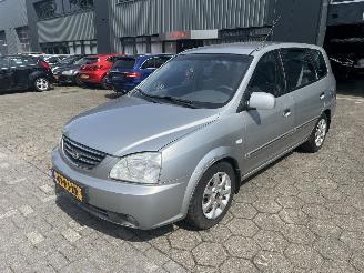 uszkodzony samochody osobowe Kia Carens 1.8-16V EX 2004/1