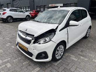 Vaurioauto  passenger cars Peugeot 108 1.0 e-VTi Active 2016/2