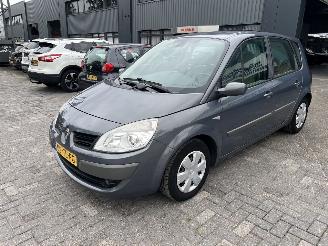 Auto incidentate Renault Scenic 1.6-16V Privilège Comfort 2006/10