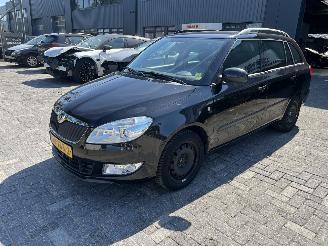 krockskadad bil auto Skoda Fabia COMBI 1.2 TSI AMBITION 2012/2