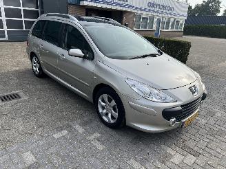 Peugeot 307 1.6-16V Pack picture 5