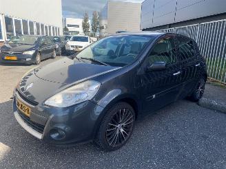 krockskadad bil auto Renault Clio 2.0 16V Hatchback  Benzine 1.997cc 102kW (139pk) FWD 2006-09/2014-12 (BR07; CR07; BR0C; CR0C; BRCC; CRCC) M4R700; M4R701 2008/3