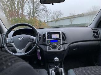 Hyundai I-30 1.6 CVVT 16V Combi/o  Benzine 1.591cc 93kW (126pk) FWD 2008-02/2012-06 (F5P6; F5PA; F5PE; F5PI) G4FCG picture 10